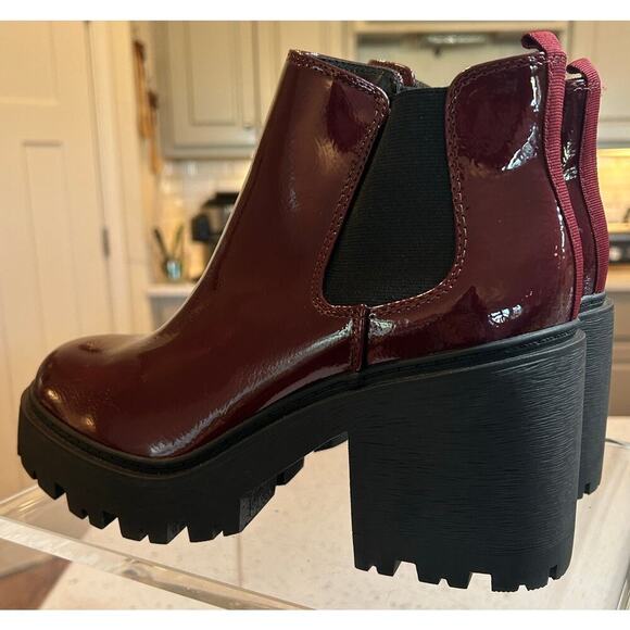 Soda Maroon Patent Leather CHELSEA BootS - Women's Size 10 - Picture 5 of 6